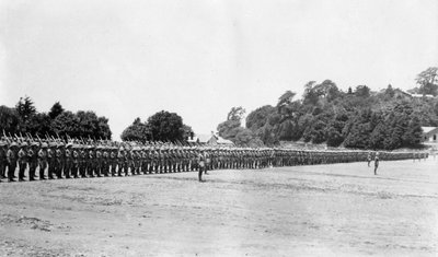Az 5. zászlóalj East Surrey ezredje a parádén, Chakrata, 1917 alkotó: Unbekannt