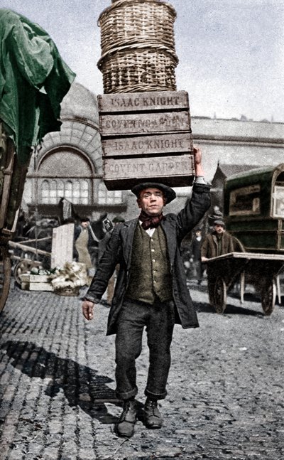 Egy Covent Garden-i piaci portás, London, 1922. alkotó: Unbekannt