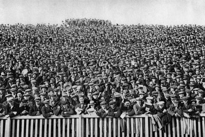 Szombati téli futballközönség, London, 1926-1927 alkotó: Unbekannt