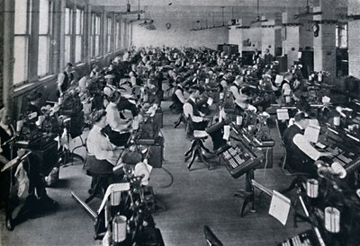 A világ legnagyobb komponálógép-akkumulátorának képe, 1916 alkotó: Unbekannt