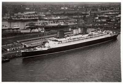 Légi felvétel a németországi brémai kikötőre és az Europa vonalhajóra, egy Zeppelinről, c1931 1933 alkotó: Unbekannt