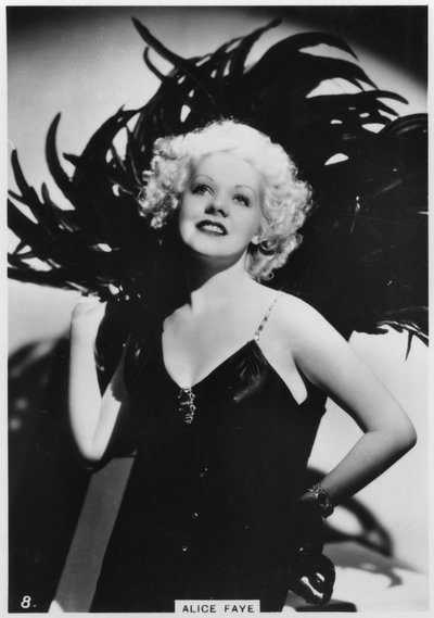 Alice Faye amerikai színésznő és énekesnő, 1938 alkotó: Unbekannt