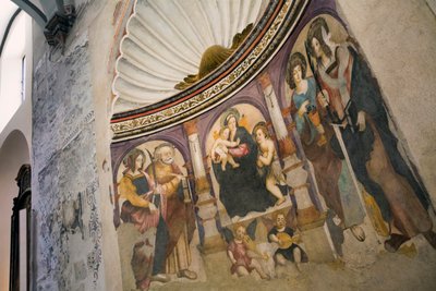 Aosta, Olaszország. Szent Lúcia oltára. Friss. alkotó: Unbekannt