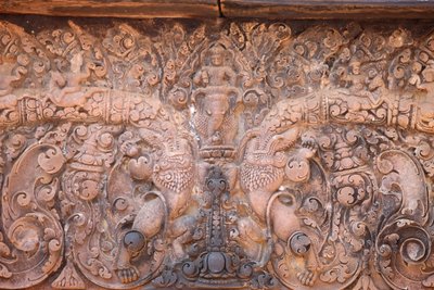 Banteay Srei templom Angkorban, Kambodzsában. Bonyolultan faragott. Siem Reap Kambodzsa alkotó: Unbekannt
