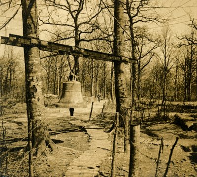 Csengő gáztámadásra figyelmeztet, c1914-c1918 alkotó: Unbekannt