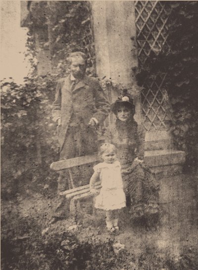 Berthe Morisot, férje, Eugène Manet és lányuk, Julie, 1881 körül alkotó: Unbekannt