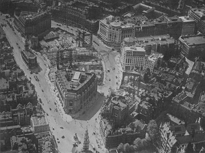 Madártávlati kilátás a Bush House környékére, London, 1924 alkotó: Unbekannt