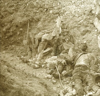 Halott katona holtteste, c1914-c1918 alkotó: Unbekannt