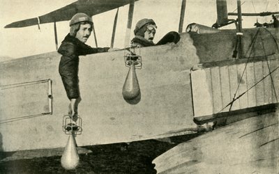 Bomb Droppers, 1914-1918, c1920. alkotó: Unbekannt