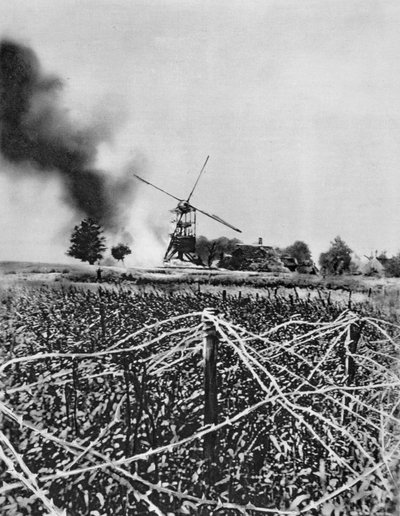 Szélmalom bombázása gyújtólövedékekkel, Artois, Franciaország, I. világháború, 1915 alkotó: Unbekannt