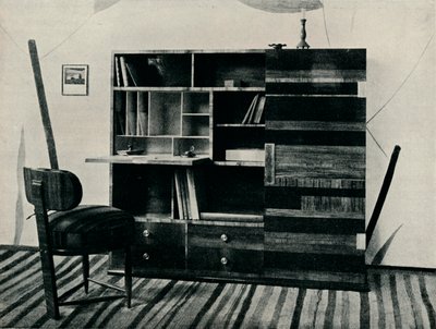 Könyvespolc és szék. Tervezte és kivitelezte: Hans Hartl, 1927 alkotó: Unbekannt