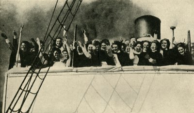 Brit Vöröskereszt ápolónők útban a front felé, első világháború, 1914, c1920. alkotó: Unbekannt