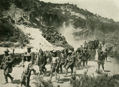 Brit csapatok török foglyokkal, első világháború, 1915, c1920. alkotó: Unbekannt