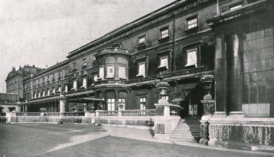 A Buckingham-palota... mutatja a szobát, amelyben a király meghalt, 1910. alkotó: Unbekannt