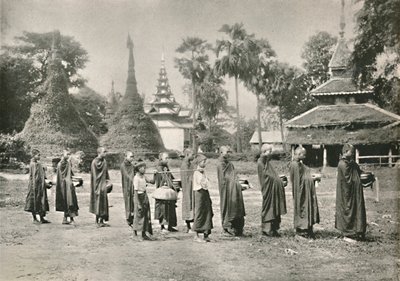 A burmai foongyik alamizsnát gyűjtenek, 1900. alkotó: Unbekannt
