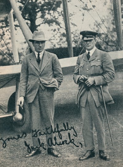 John Alcock kapitány és Arthur Whitten Brown hadnagy, brit repülők, c1919 c1937 alkotó: Unbekannt