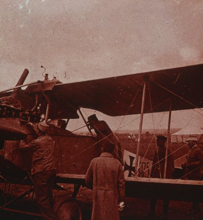 Repülőgép ellenőrzése a pilótával, 1916 alkotó: Unbekannt