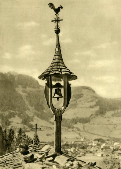 Templomharang és szélkakas, Kitzbühel, Tirol, Ausztria, c1935. alkotó: Unbekannt