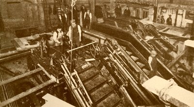 Mozgólépcsők építése a Bank Station-en, London, 1930. alkotó: Unbekannt