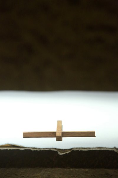 Kereszt oltáron. Taize Community, Taize, Franciaország alkotó: Unbekannt