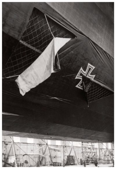 Megsérült német haditengerészet Zeppelin léghajója, I. világháború, 1914-1918 1933 alkotó: Unbekannt