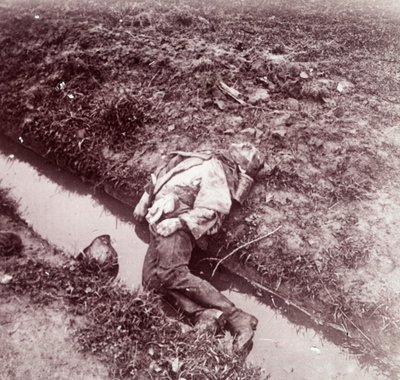 Halott német katona, Ypres, Flandria, Belgium, 1914-c1918 alkotó: Unbekannt
