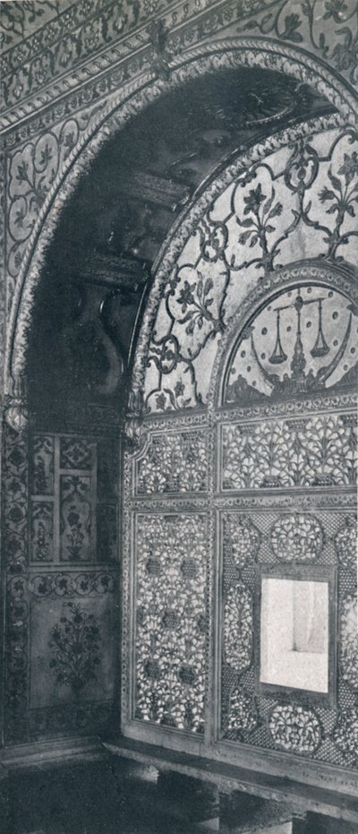 Delhi. A Scales of Justice faragott márványképernyő, amelyen keresztül a petíciók érkeztek., 1910. alkotó: Unbekannt