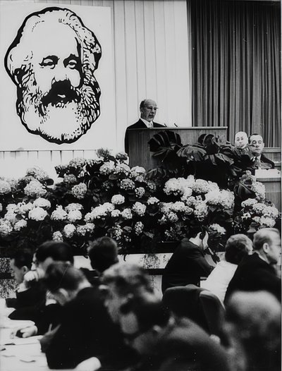 Walter Ulbricht, a Német Demokratikus Köztársaság Államtanácsának elnöke Karl Marx 150. születésnapja alkalmából tartott ülésen. Berlini Kongresszusi Ház. 1968. május 2 alkotó: Unbekannt