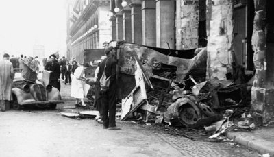 Megsemmisült jármű, Rue de Castiglione, Párizs felszabadítása, 1944. augusztus alkotó: Unbekannt