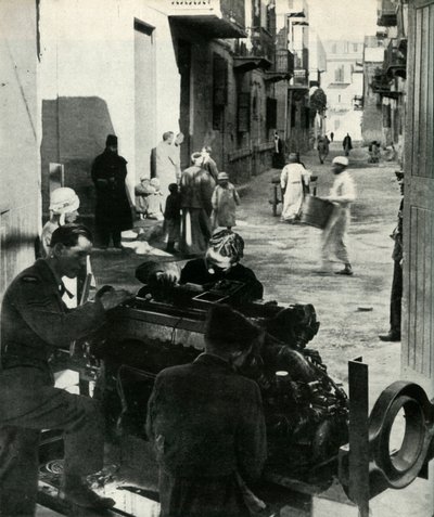 Kairó hátsó utcáin szétszórva egy egész kis iparág ...c1942-1943, 1945. alkotó: Unbekannt