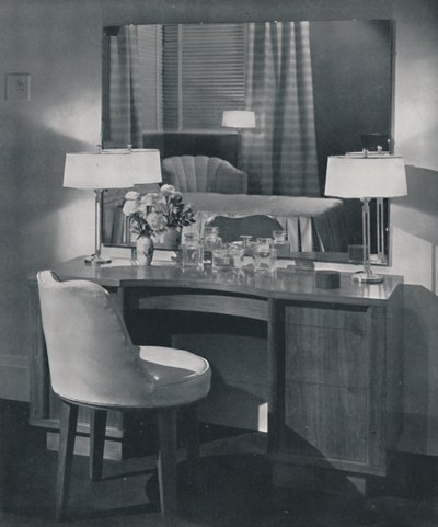 Amerikai dió fésülködőasztal hozzáillő forgó fésülködőszékkel, 1942 alkotó: Unbekannt