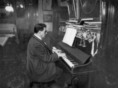 Edouard Herriot, francia radikális politikus, zongorázik, 1925 alkotó: Unbekannt