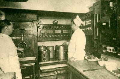 Elektromosan felszerelt vonatkonyha, London és Északkeleti Vasút, 1930. alkotó: Unbekannt