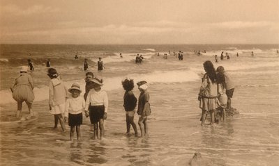 Gyermekek a fürdőben, Gyermekfürdő, c1900. alkotó: Unbekannt