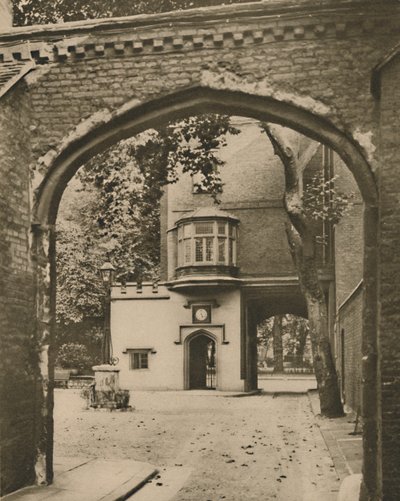 A Charterhouse bejárati udvara és átjárója, 1935. alkotó: Unbekannt