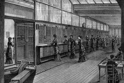 Női telefonálók a Párizsi Központi Telefonközpontban, 1890 alkotó: Unbekannt