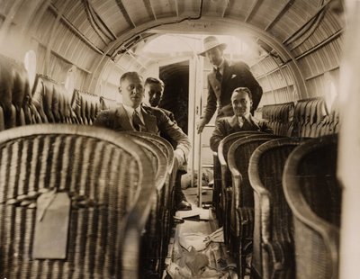 Négy ember egy Supermarine „Swan” repülőhajó utaskabinjában, 1924 alkotó: Unbekannt