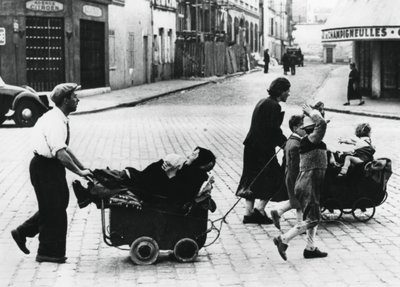 Franciaország bukása után hazatérő francia menekültek a németekhez, Franciaország, 1940. július alkotó: Unbekannt