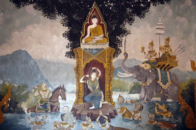 Buddha életének egy jelenetét ábrázoló freskó Wat Phra Doi Suthepben, Chiang Mai államban. Phra Mae Thorani megcsavarja hosszú haját, és a vízözön áradást okoz. Thaiföld alkotó: Unbekannt