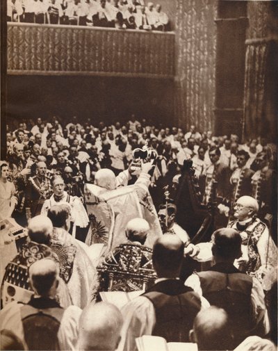 VI. Györgyöt Szent Edward koronájával koronázzák meg koronázásának napján, 1937-ben alkotó: Unbekannt