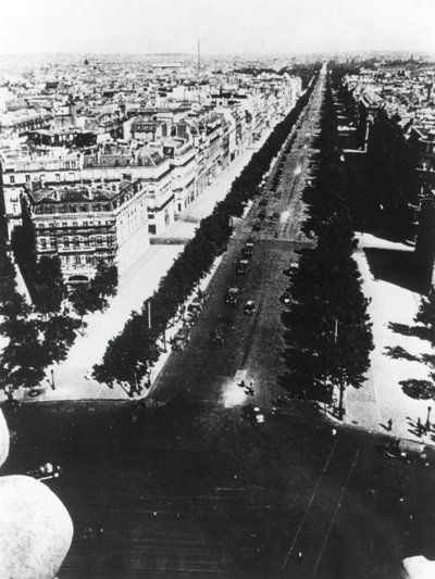 Német erők felvonulás a Champs Elysees mentén, Párizs, 1940. június 14 alkotó: Unbekannt