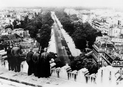 Német katonai parádé Párizsban, 1940. június alkotó: Unbekannt