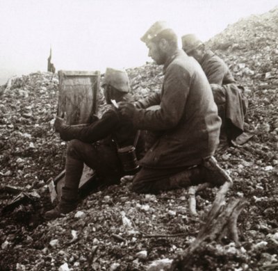 Német jeladók a Vaux-i erődön kívül, Verdun, Észak-Franciaország, 1914-c1918 alkotó: Unbekannt