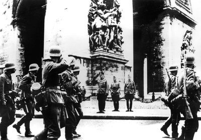 Német csapatok menetelnek a Diadalív mellett, Párizs, 1940. június 14 alkotó: Unbekannt
