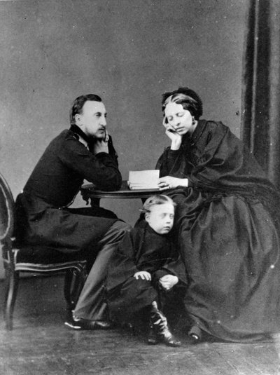 Miklós Nyikolajevics, Oroszország idősebb nagyhercege feleségével és fiával, c1861-c1863 alkotó: Unbekannt