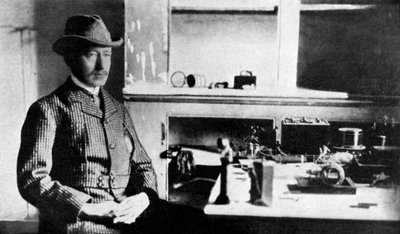 Guglielmo Marconi, a vezeték nélküli távírás olasz úttörője, Signal Hall, Newfoundland, 1901, 1951 alkotó: Unbekannt