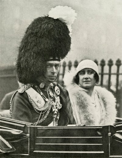 Őfelsége Highland Dressben érkezik az Edinburgh-i St. Giles-katedrálisba, 1929, 1937. alkotó: Unbekannt