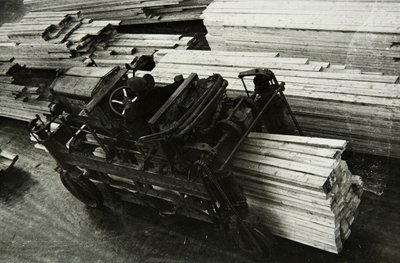 Egy fafeldolgozó gyárban, Oroszország, 1950-es évek alkotó: Unbekannt