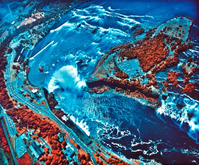 A Niagara-vízesés infravörös fényképe a NASA Earth Survey 2 repülőgépéről alkotó: Unbekannt