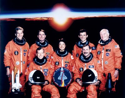 John Glenn és a legénység, 1998. június alkotó: Unbekannt